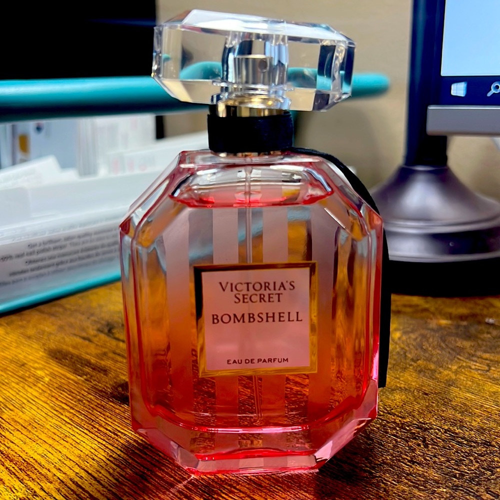 Victoria Secret Bombshell Eau de Parfum 3.4oz
